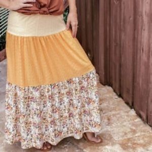 LulaRoe Unicorn print Poppy skirt size medium